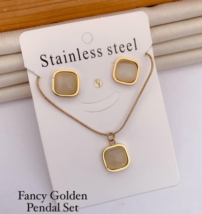 Fancy design Chain Pandal Butti set